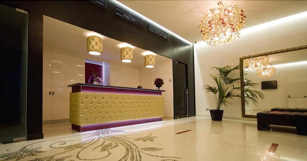 Hotel Glamour Bassano del Grappa Bagian luar foto