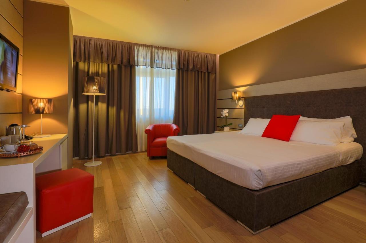 Hotel Glamour Bassano del Grappa Bagian luar foto
