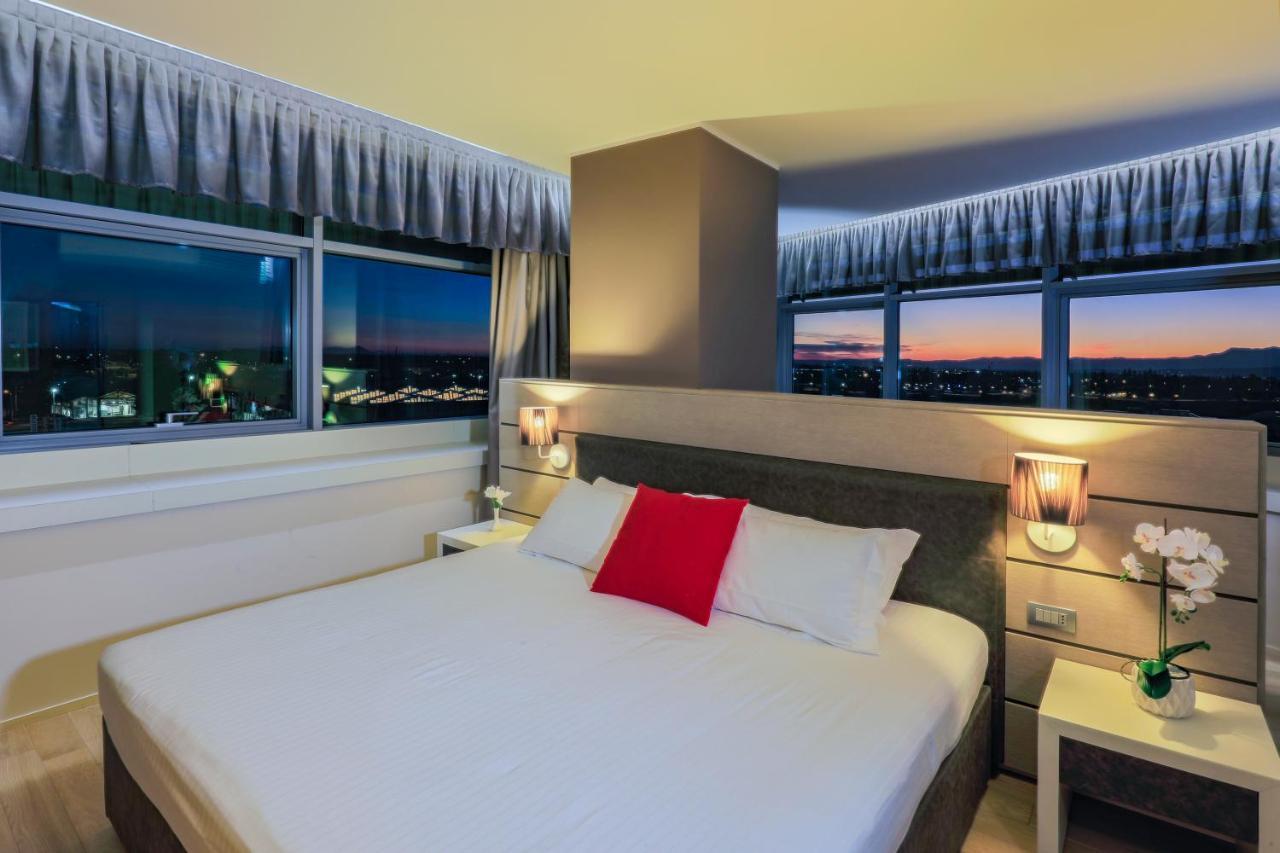 Hotel Glamour Bassano del Grappa Bagian luar foto