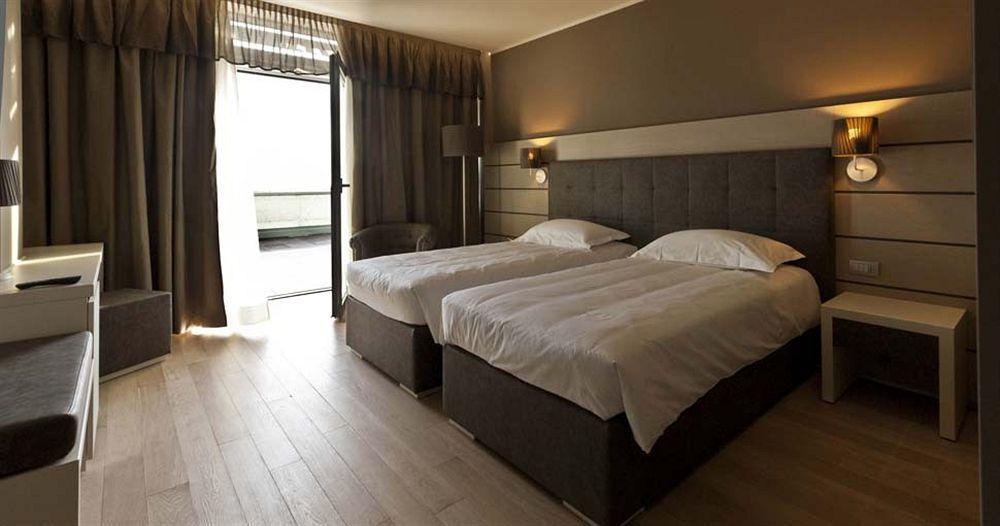 Hotel Glamour Bassano del Grappa Bagian luar foto