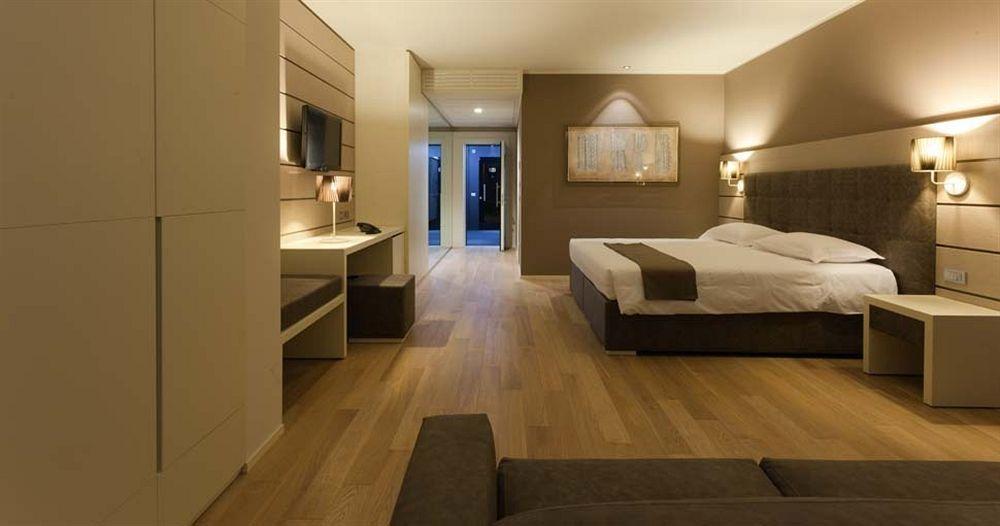 Hotel Glamour Bassano del Grappa Bagian luar foto