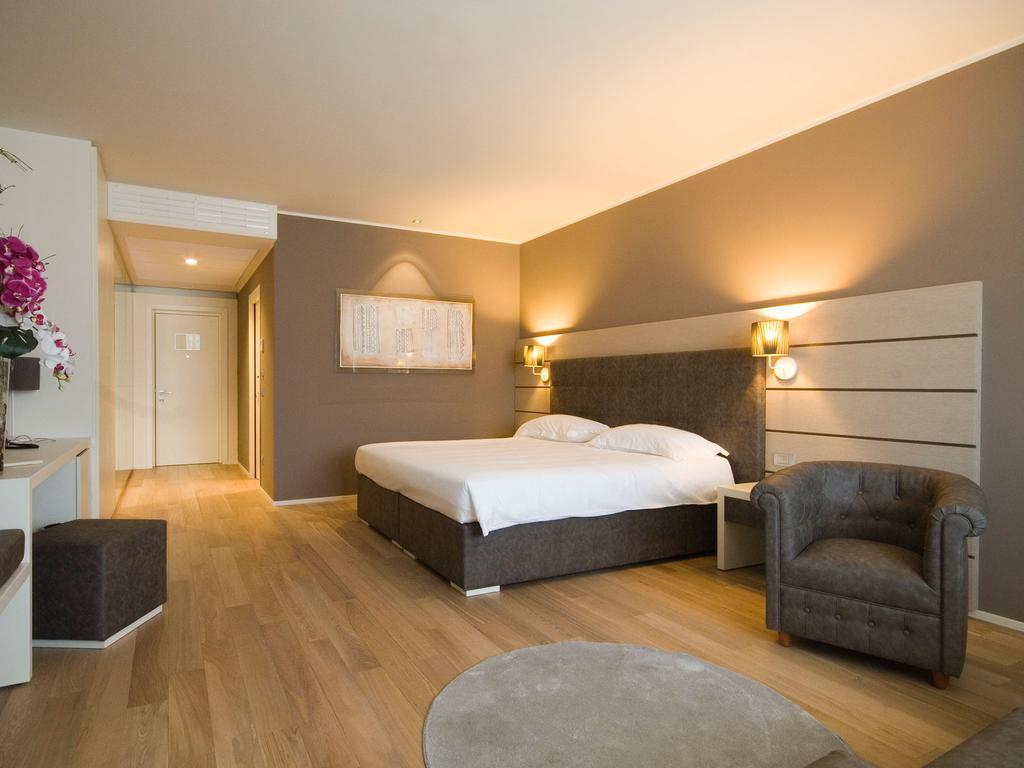 Hotel Glamour Bassano del Grappa Bagian luar foto