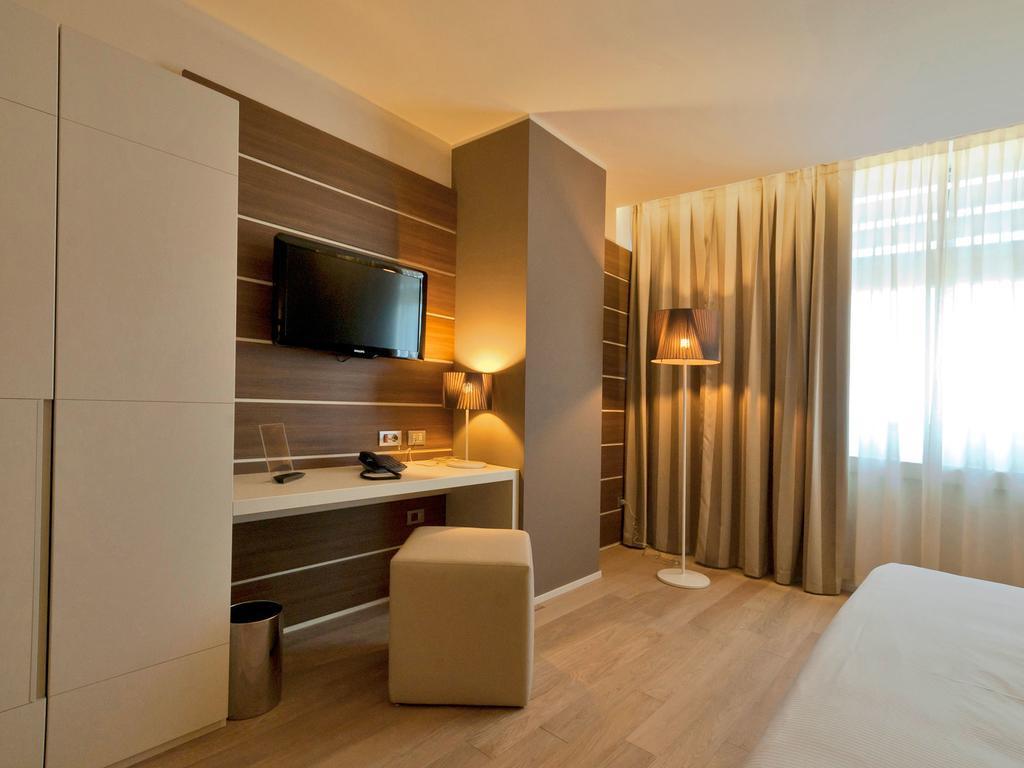 Hotel Glamour Bassano del Grappa Bagian luar foto