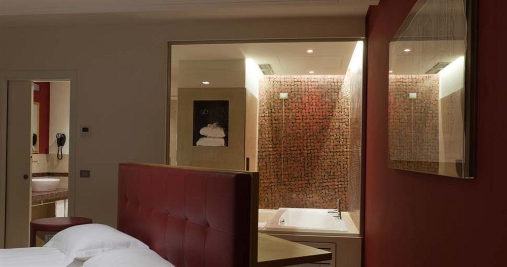 Hotel Glamour Bassano del Grappa Bagian luar foto